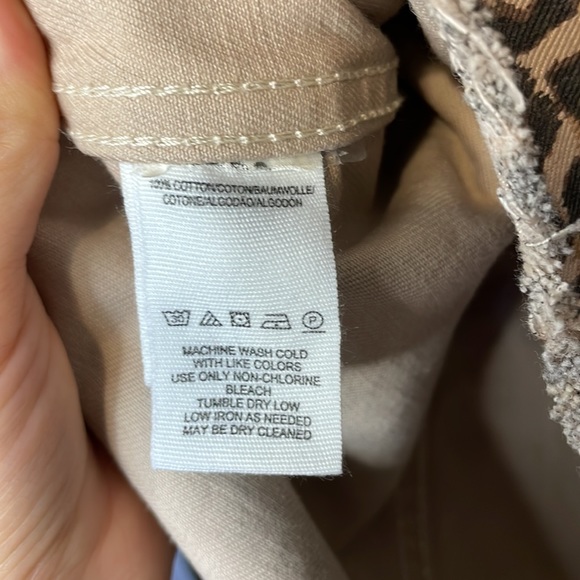 NWT Free People Cropped Leopard Denim Jacket - Size Medium Oversized - Picture 14 of 15